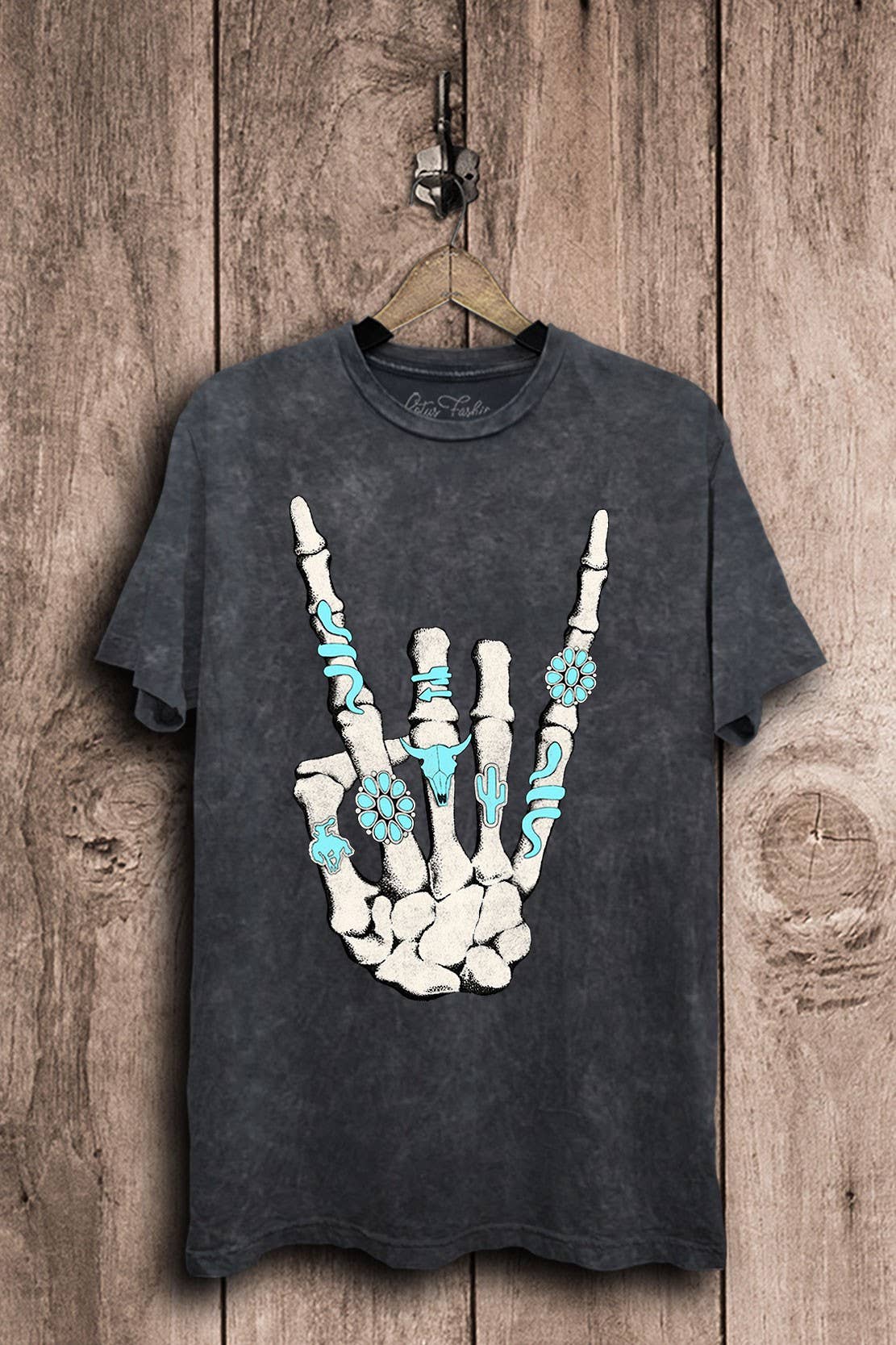 TURQUOISE SKELETON HAND GRAPHIC TEE