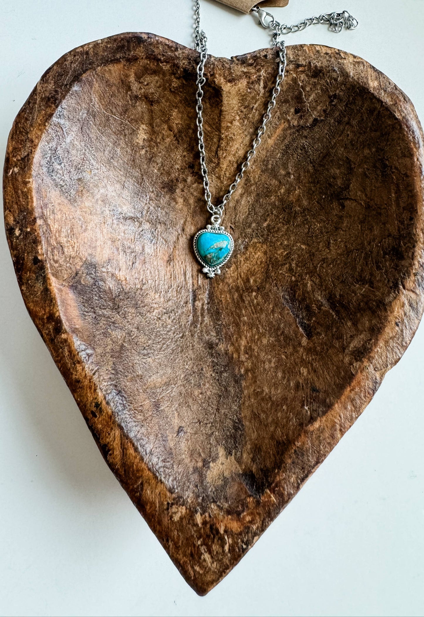 HEART SHAPE NECKLACE