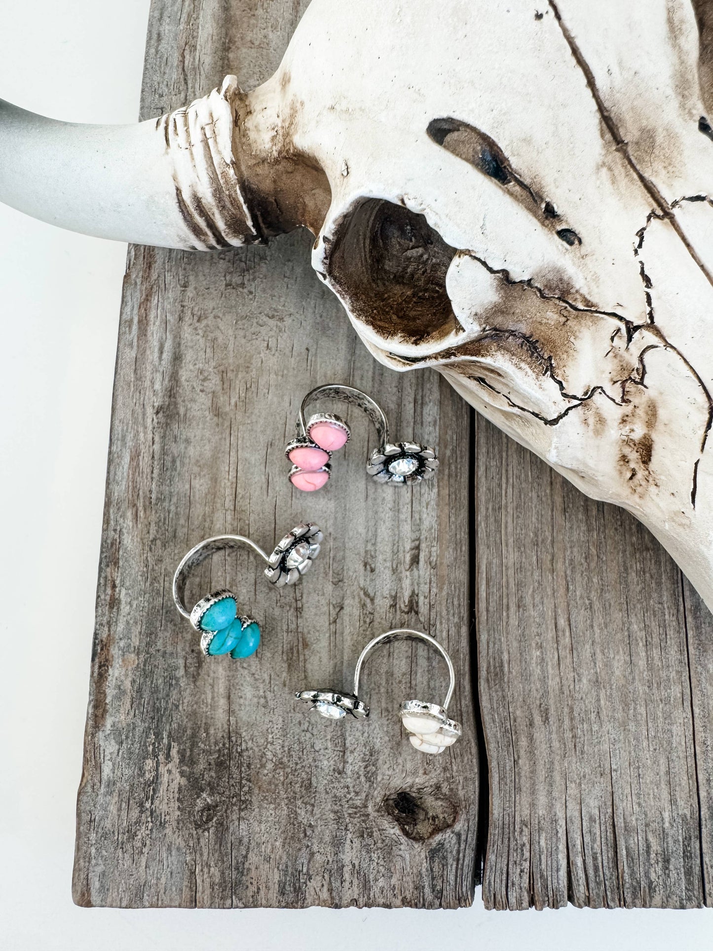 FLOWER OPEN CUFF STYLE RING