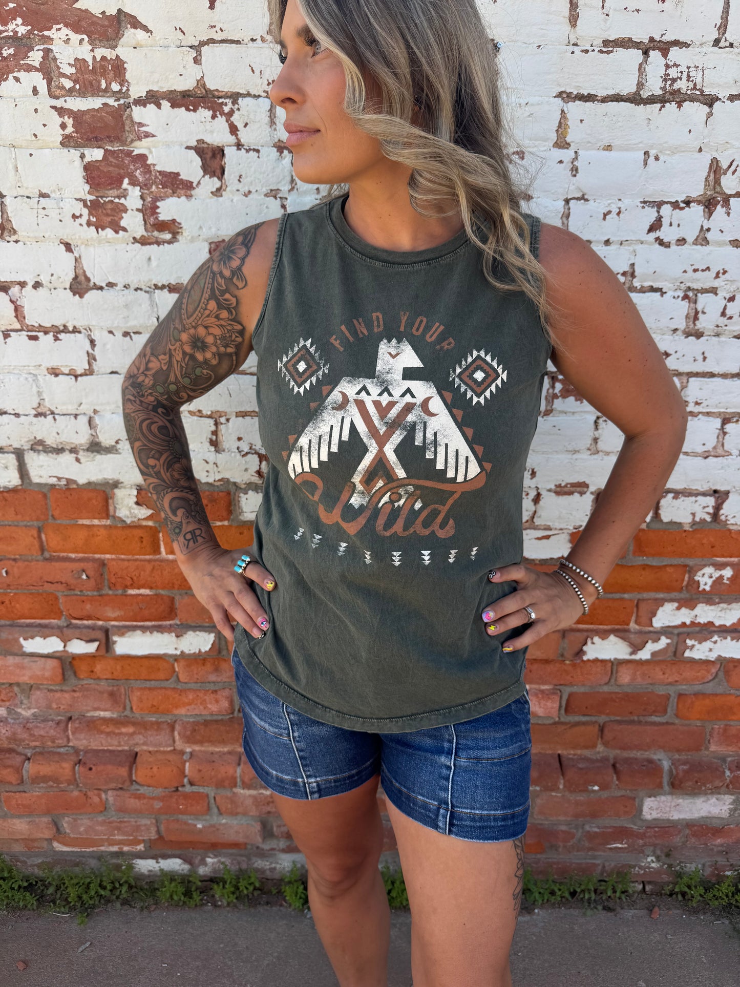 FIND YOUR WILD GRAPHIC TANK TOP