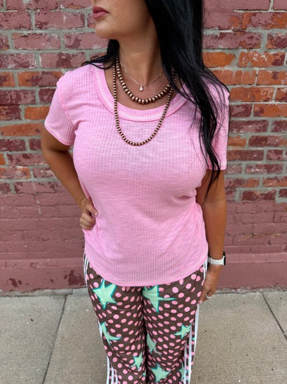 RIBBED SCOOP NECK TEE