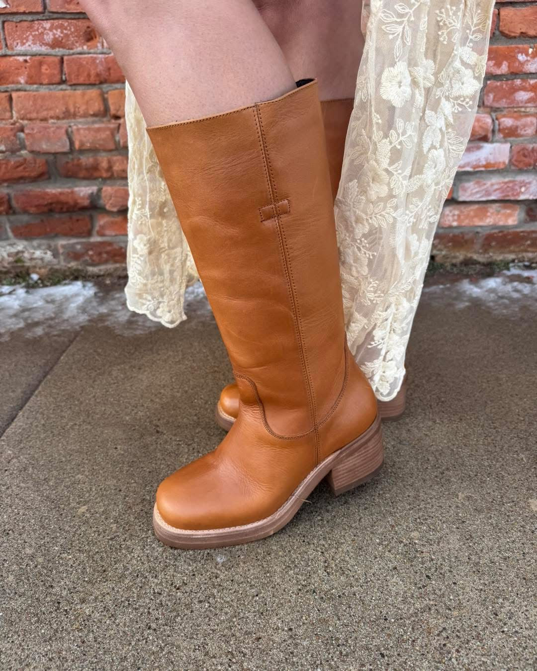 VAGABOND LEATHER BOOT