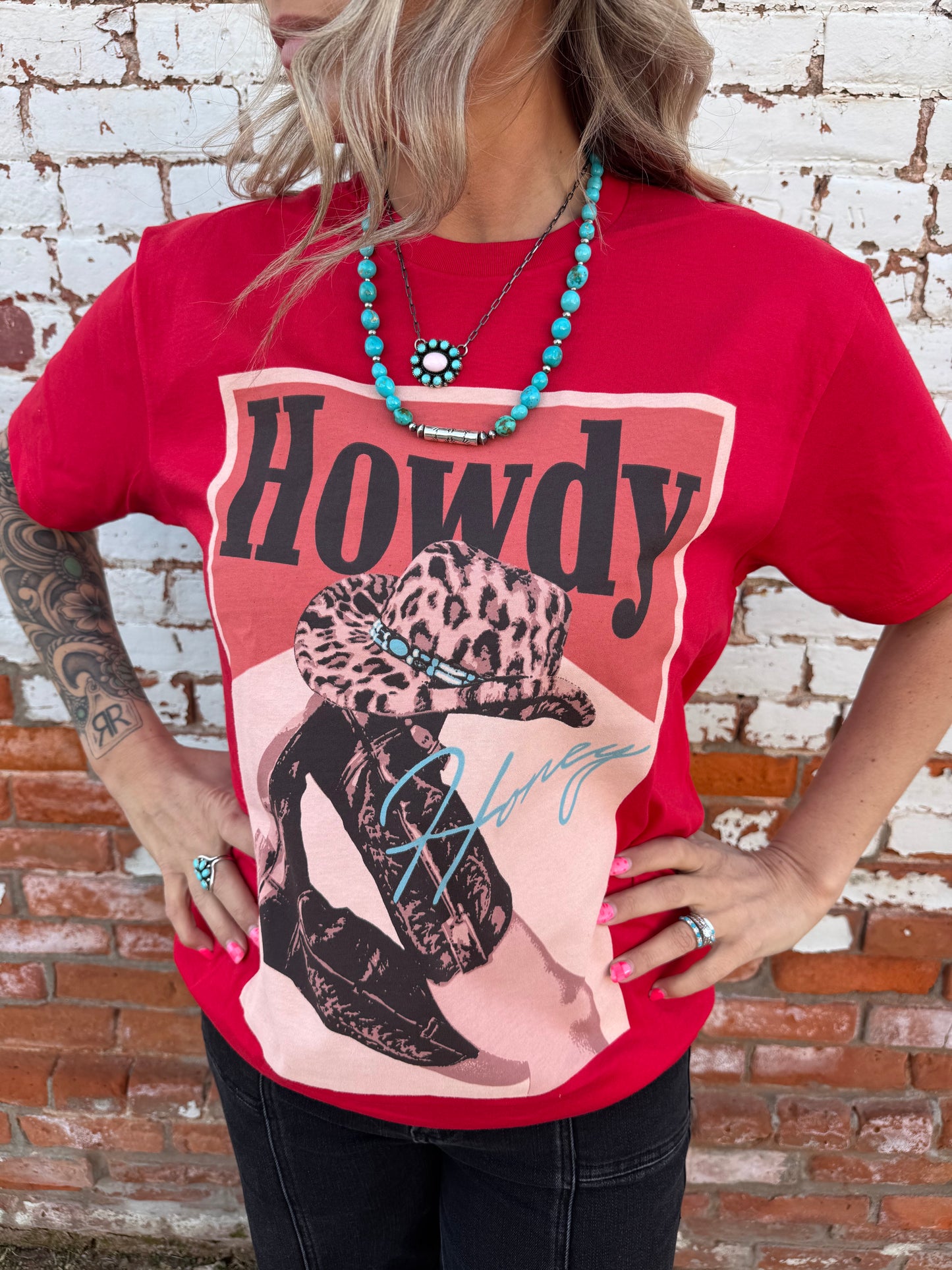HOWDY HONEY GRAPHIC TEE