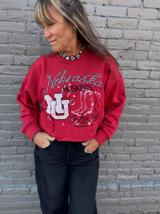 NEBRASKA VAULT VIBE CROPPED LONGSLEEVE