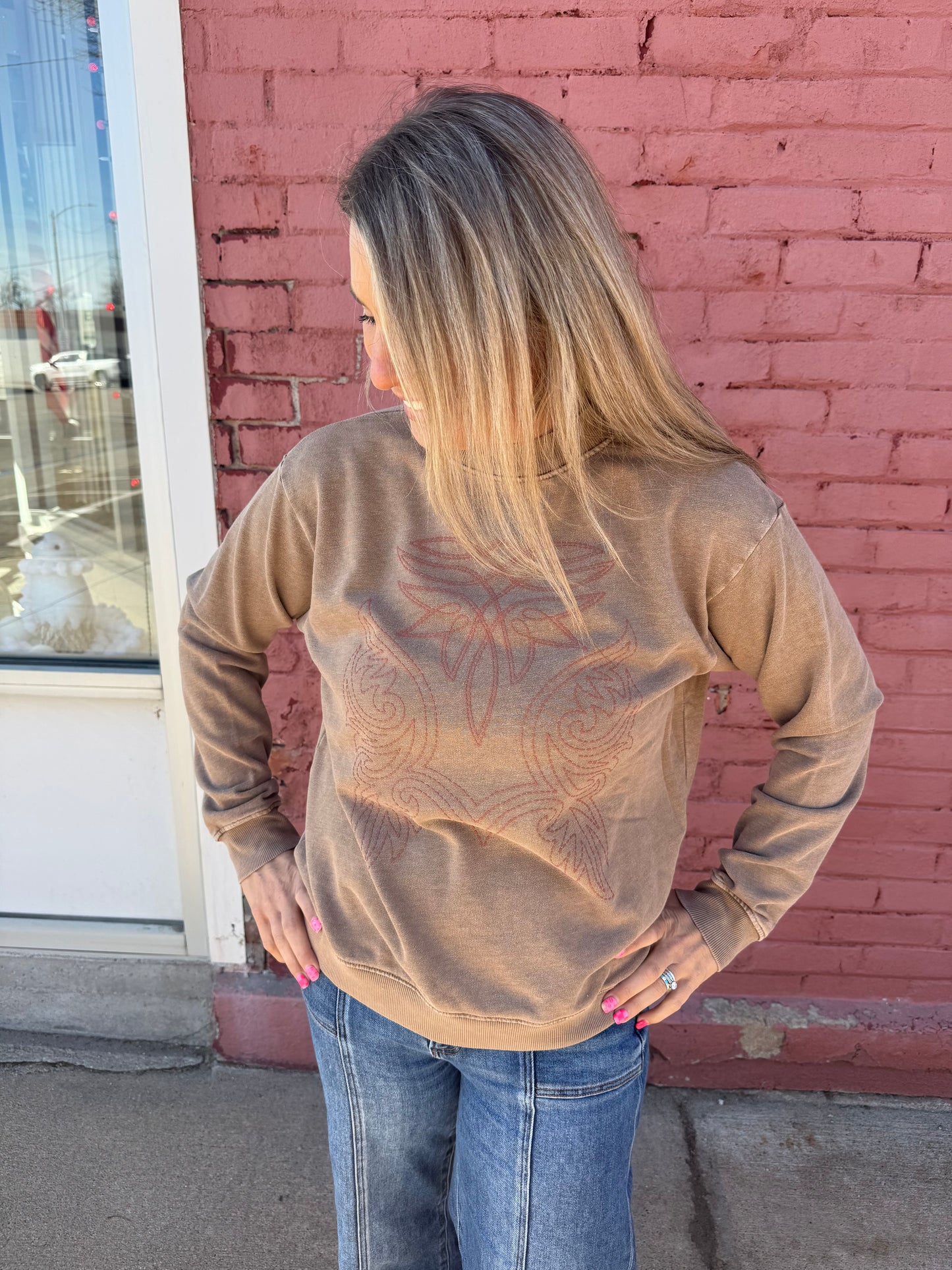 BOOT STITCH GRAPHIC SWEATWHIRT