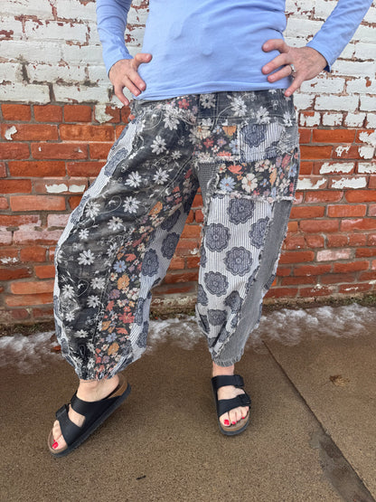 THE POPPY BLACK JOGGER PANT