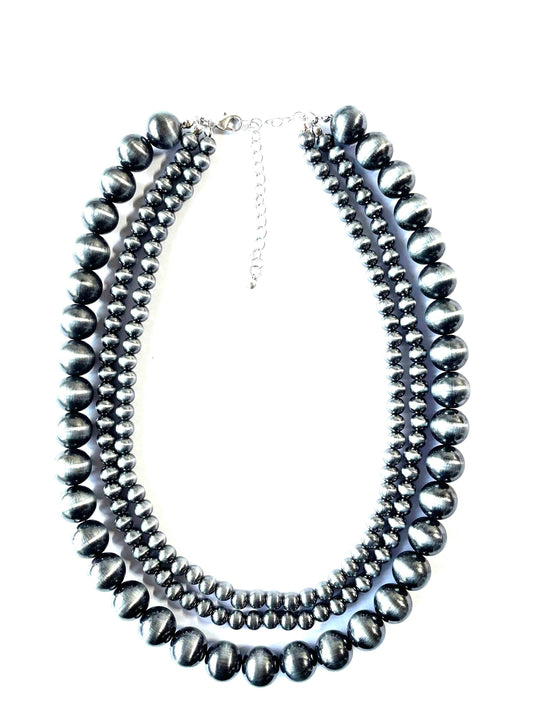 WESTERN 3 LAYERED NAVAJO STYLE PEARL NECKLACE