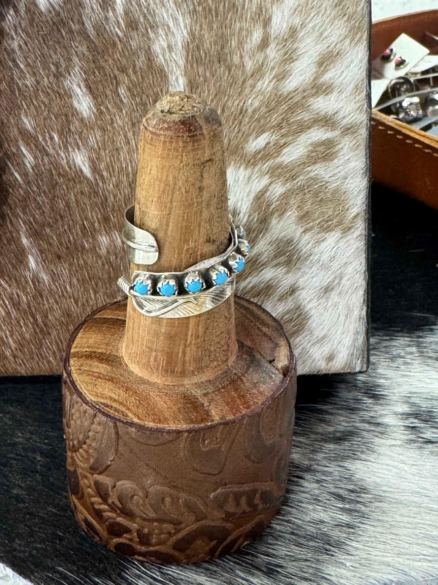 FEATHER RING