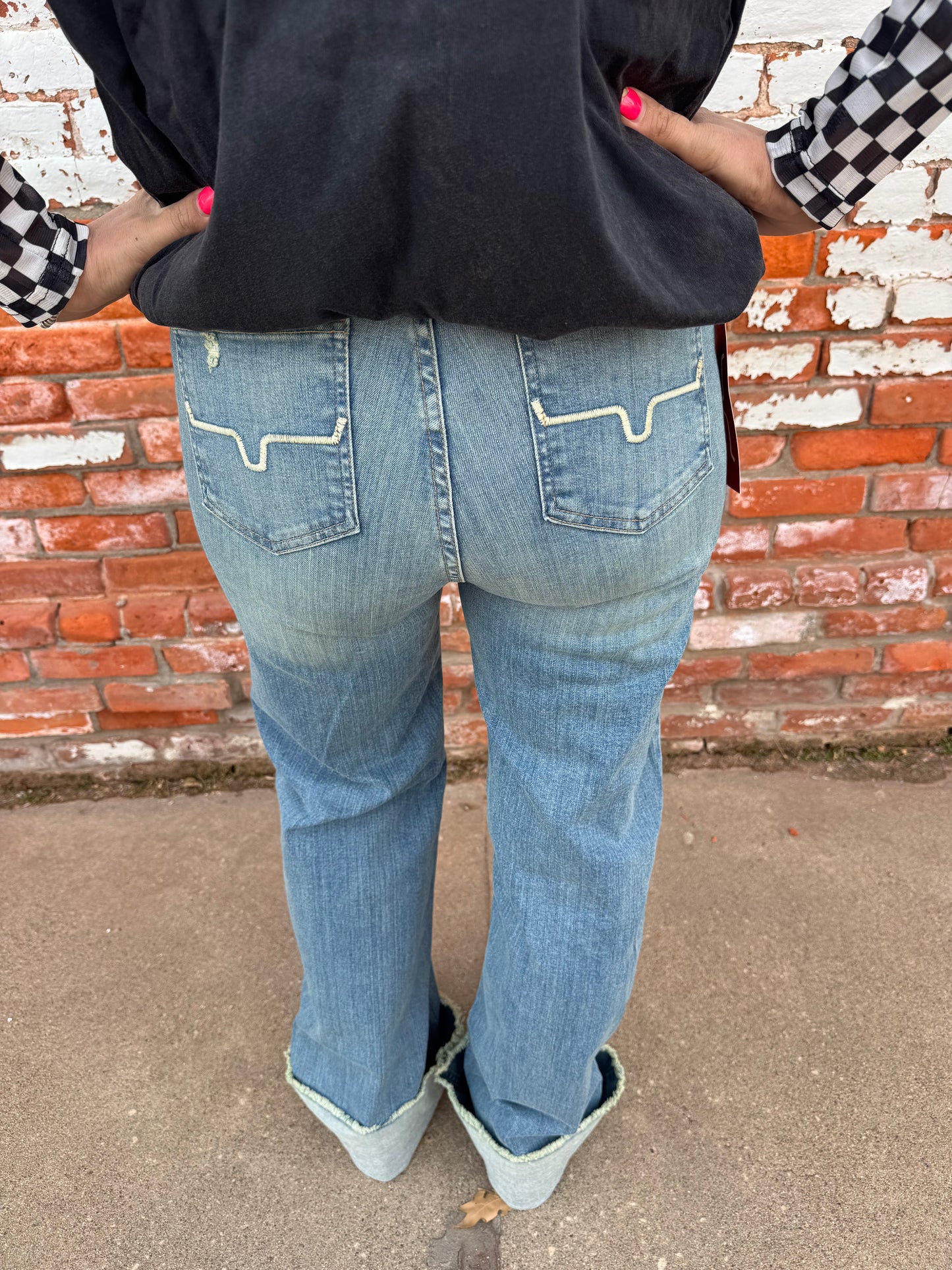 THE OLIVIA LIGHT WASH JEAN