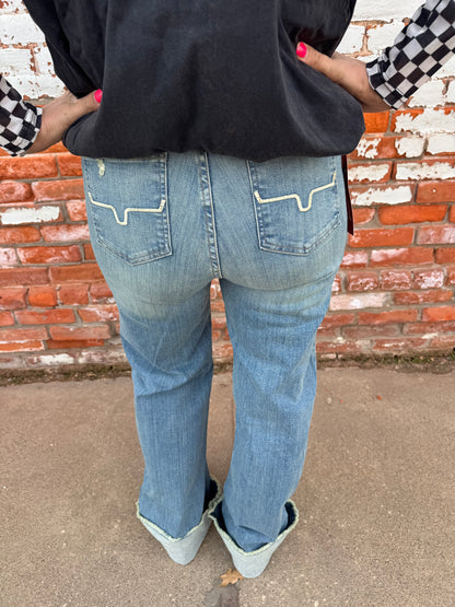 THE OLIVIA LIGHT WASH JEAN