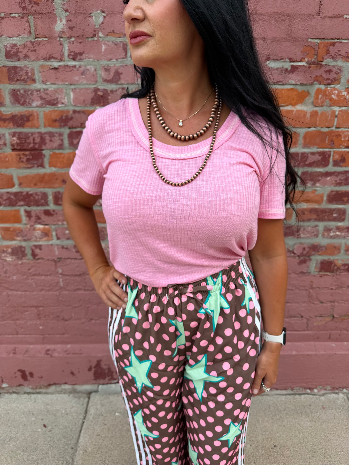 RIBBED SCOOP NECK TEE