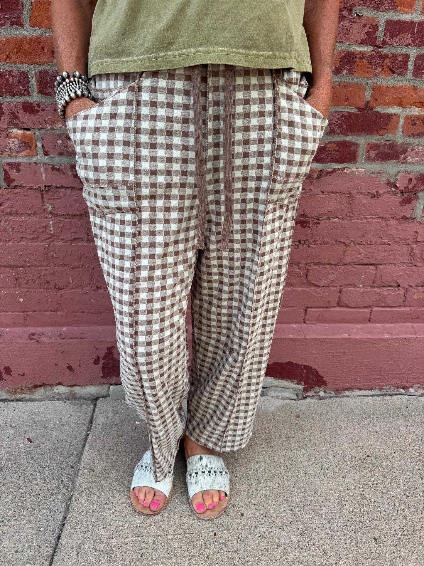 MOCHA CHECKERED BARREL PANT