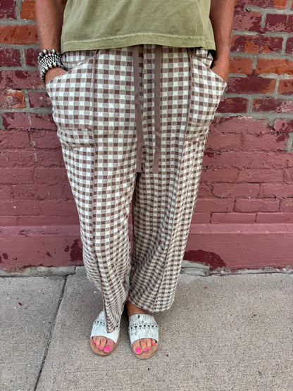 MOCHA CHECKERED BARREL PANT