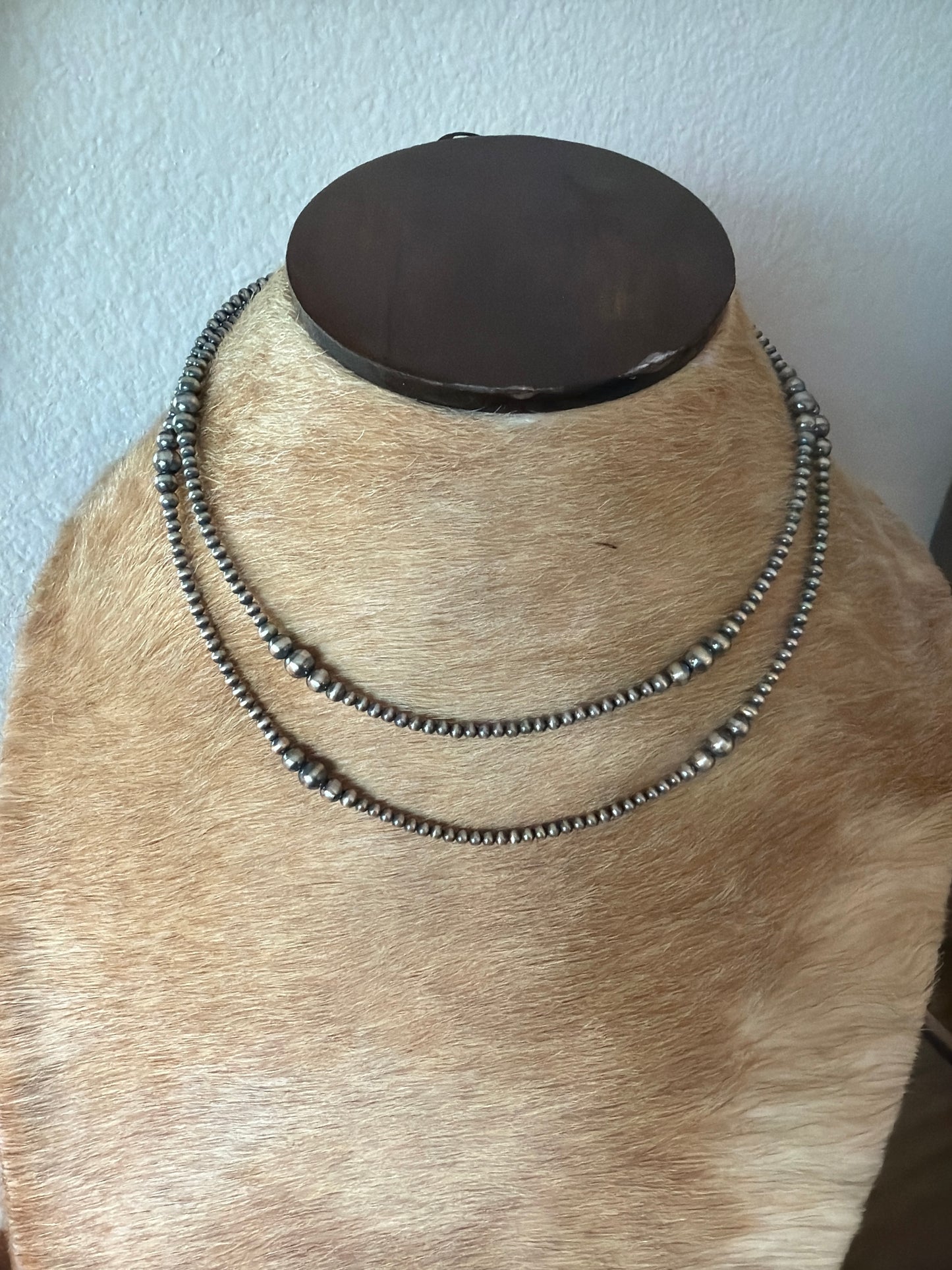 GRADUATED PEARL NECKLACE