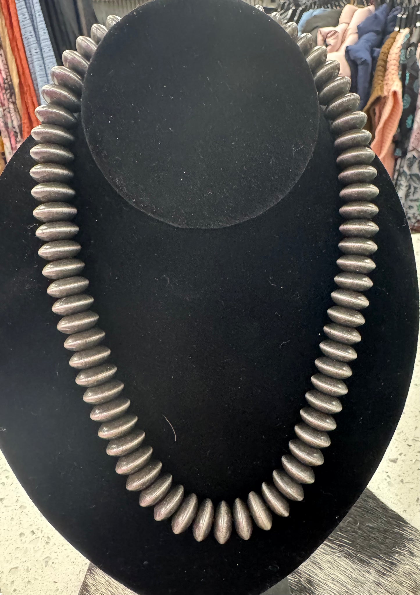 SAUCER PEARL NECKLACE