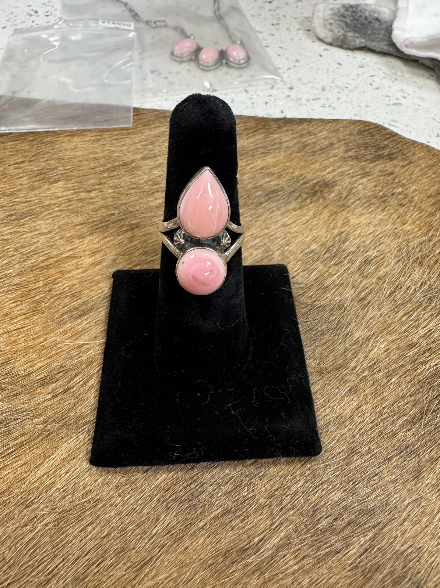 PINK CONCH 2 STONE RING
