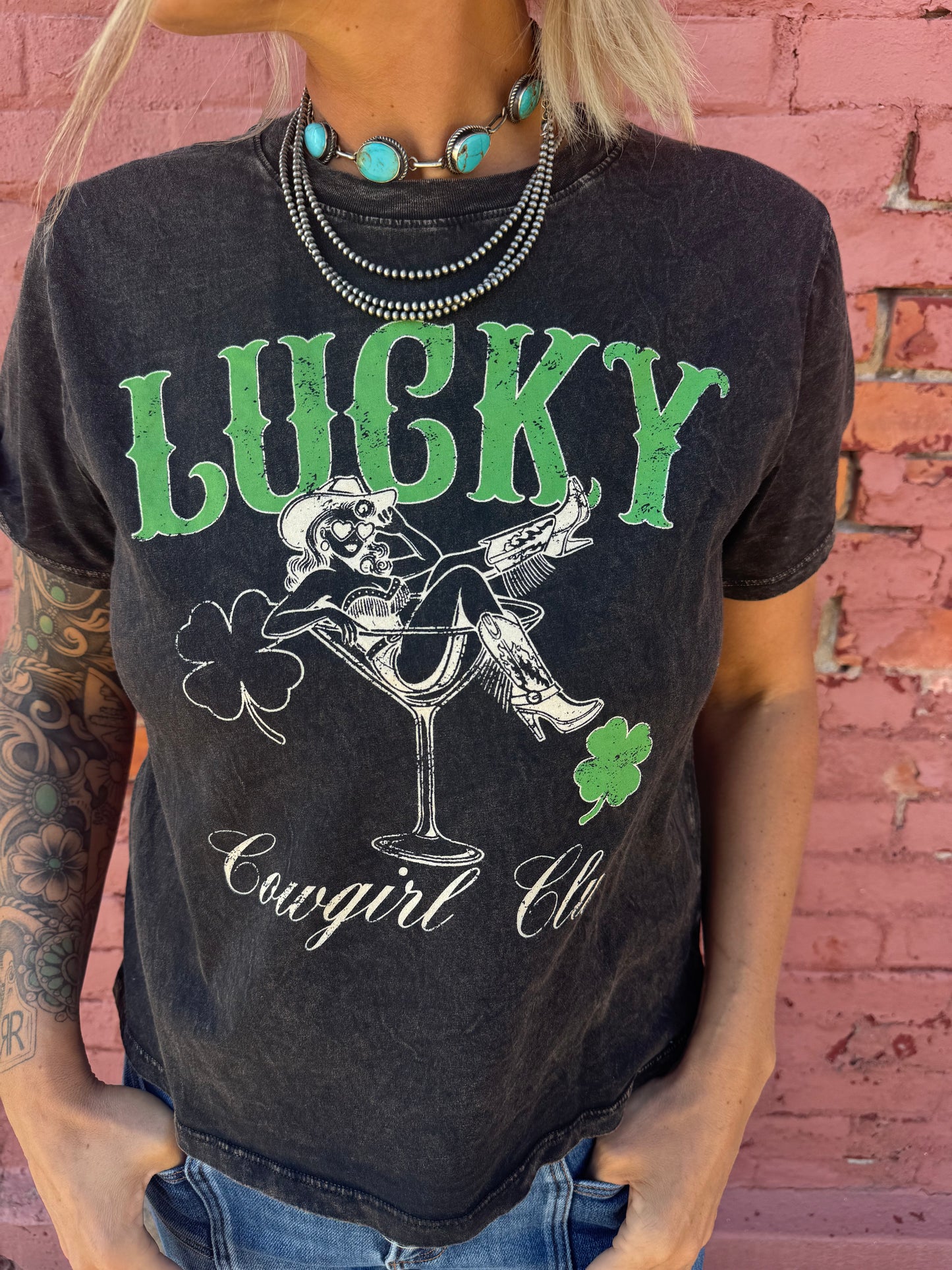 LUCKY COWGIRL CLUB GRAPHIC TOP