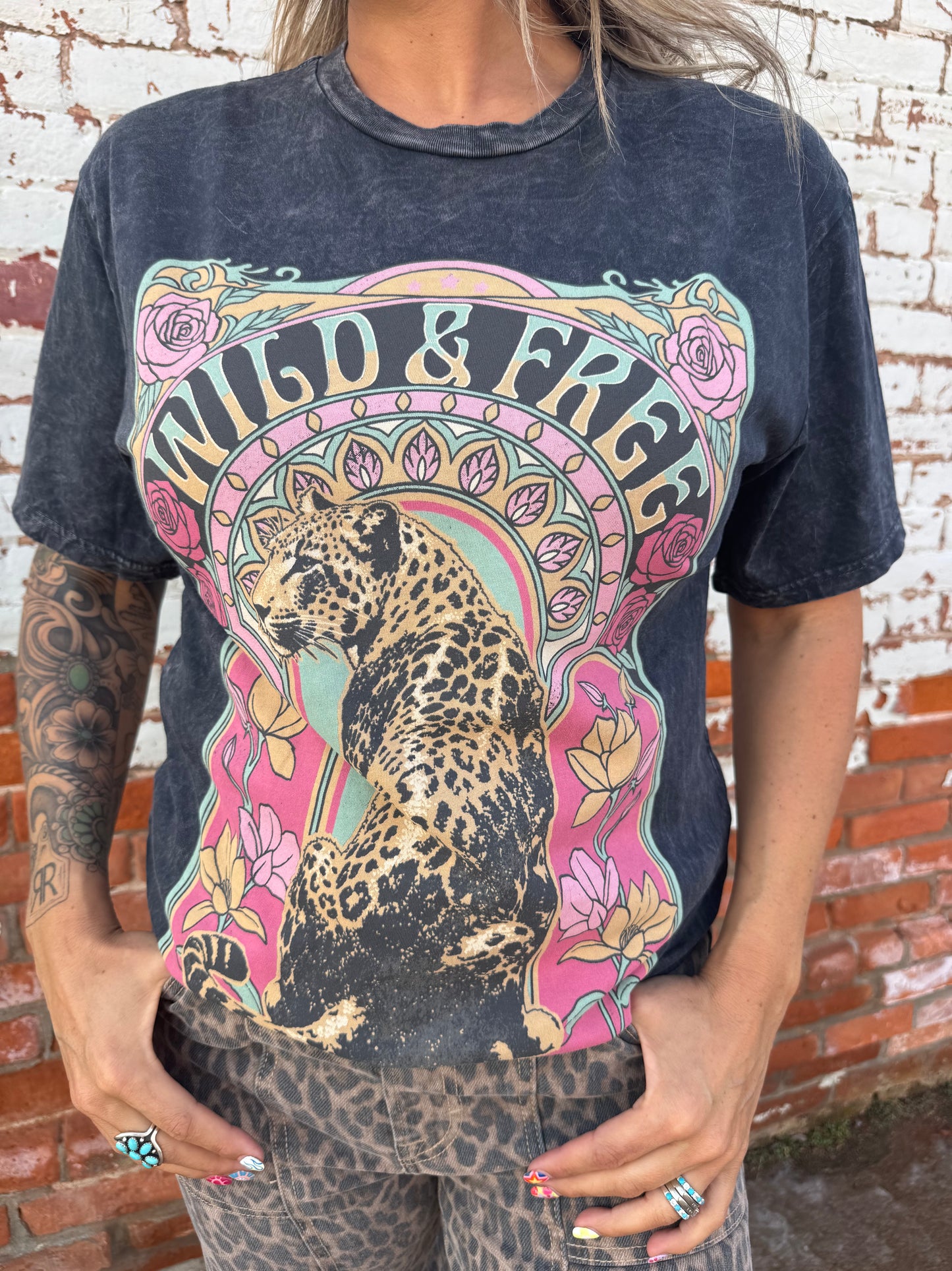 WILD AND FREE GRAPHIC TEE