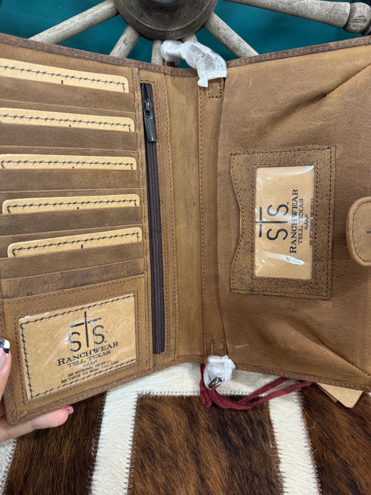 COWHIDE YETZY ORGANIZER
