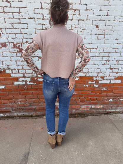 SHORT SLEEVE SWEATER TOP