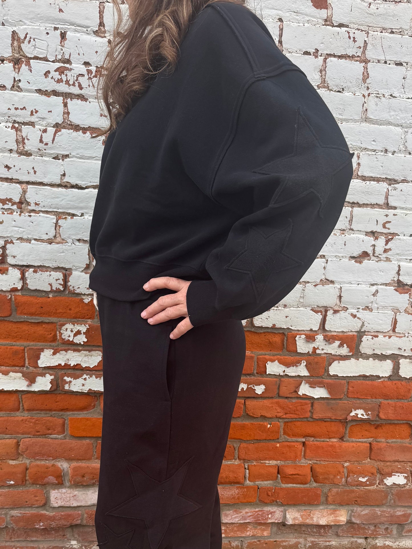 STAR PATCH CREWNECK SWEATSHIRT