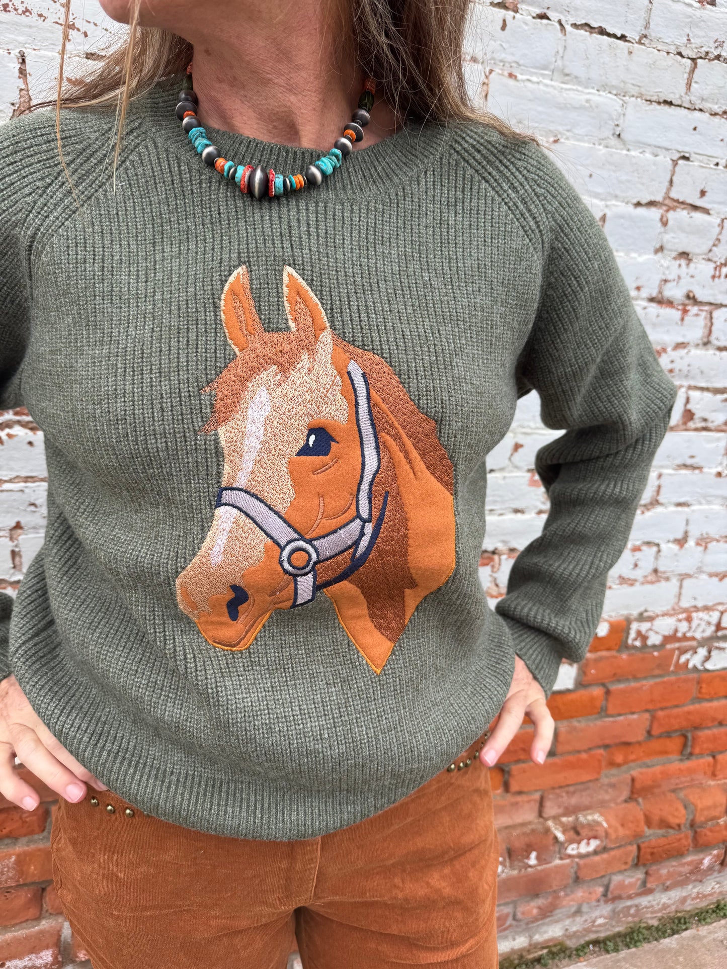 SHILOH EMBROIDERY HORSE SWEATER