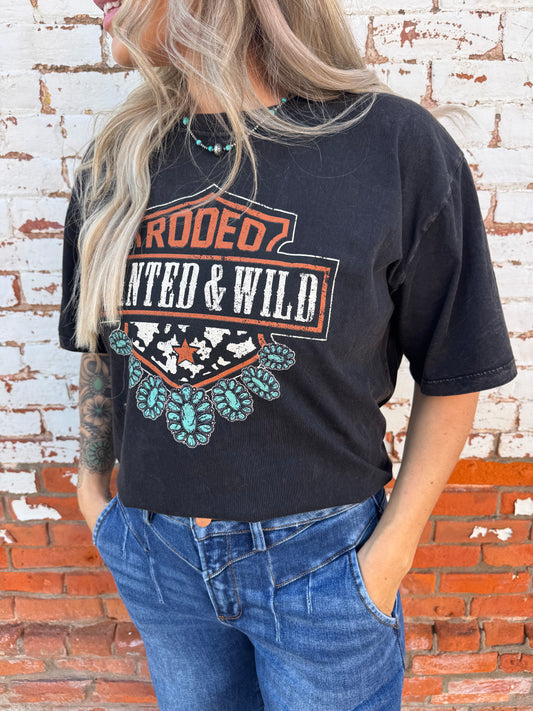 RODEO WANTED & WILD GRAPHIC TEE