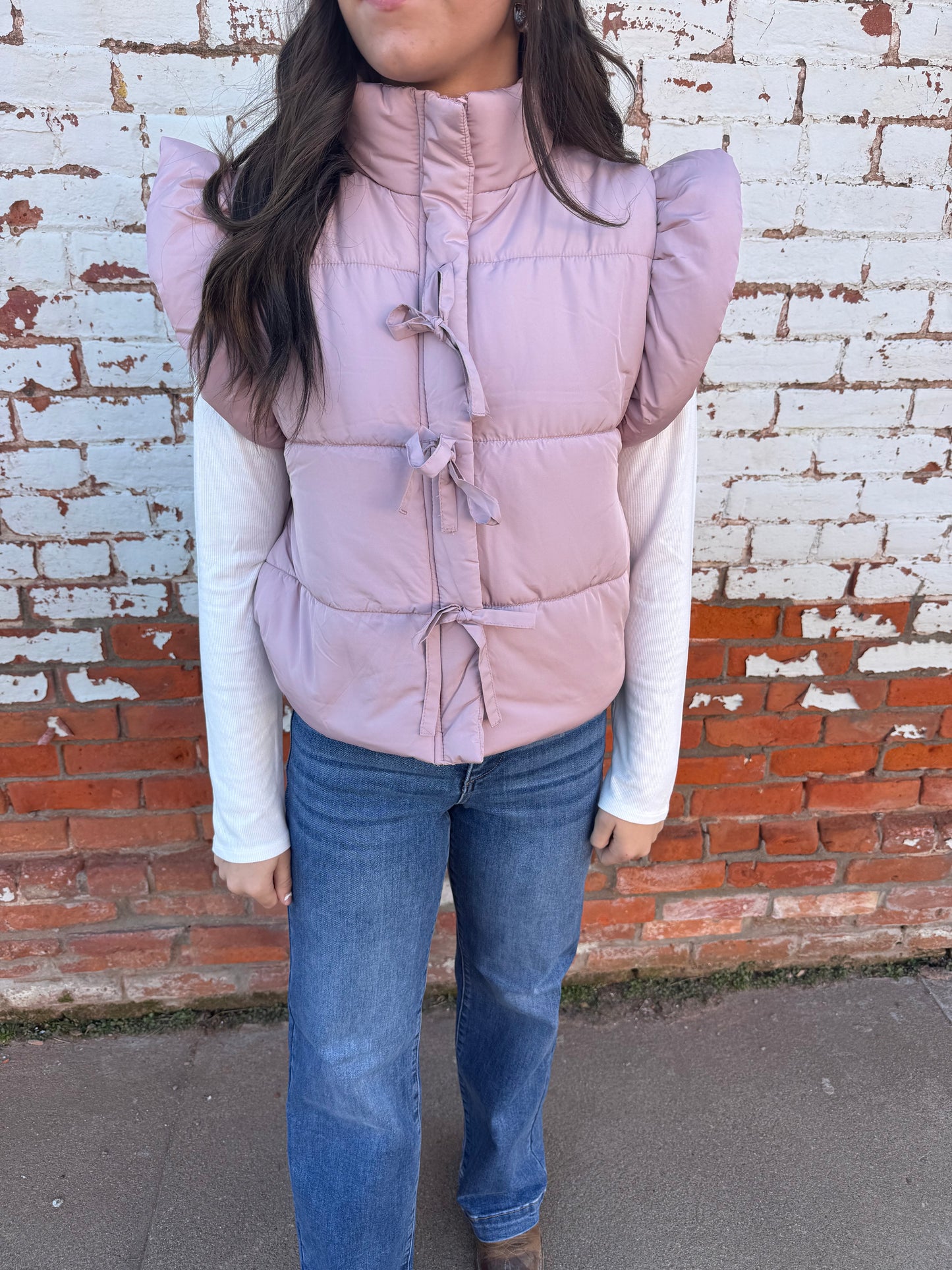 FLUTTER SLEEVE BOW PUFFER VEST