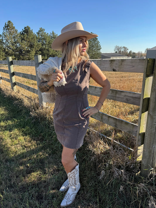 FRONTIER BUCKLE DRESS