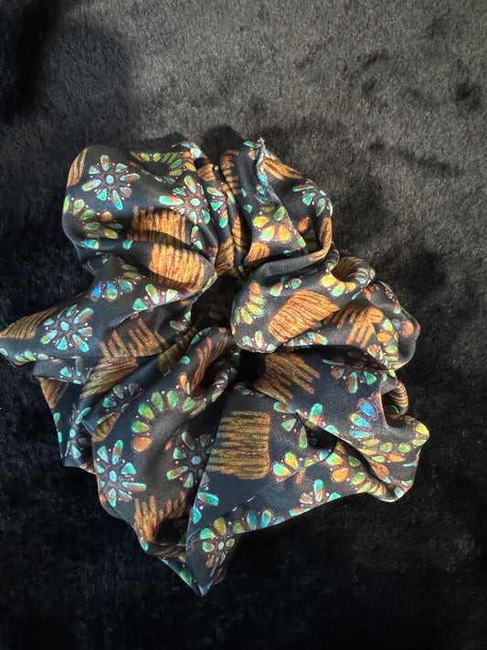 SQUASH HAIR SCRUNCHIE