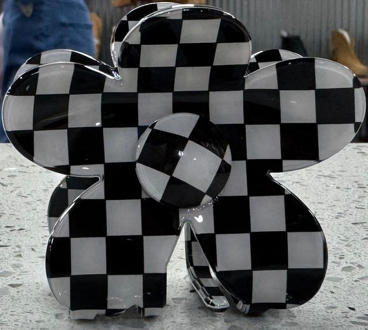 CHECKERED FLOWER CLAW CLIP