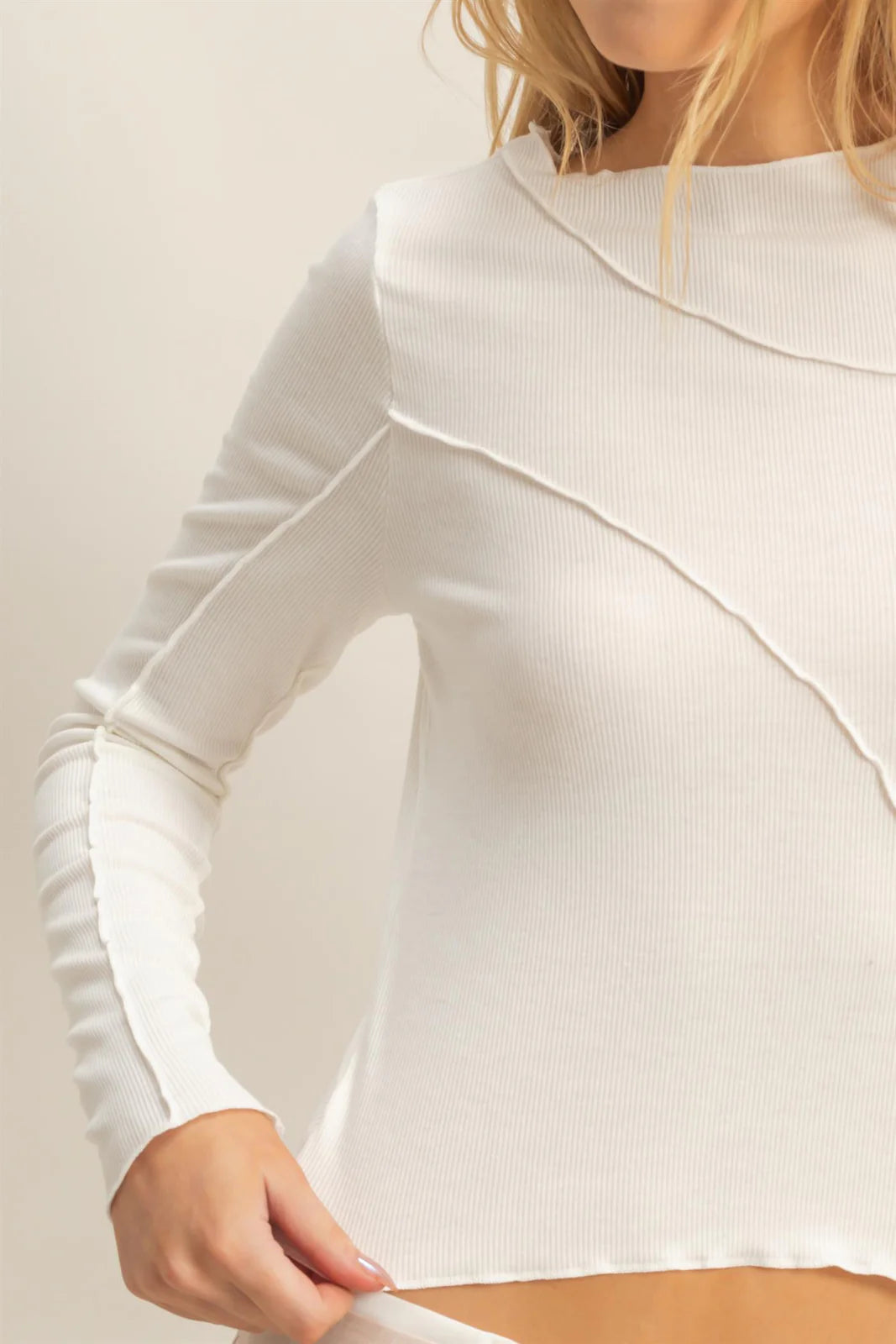 KNITTED RAW EDGE LONG SLEEVE TOP