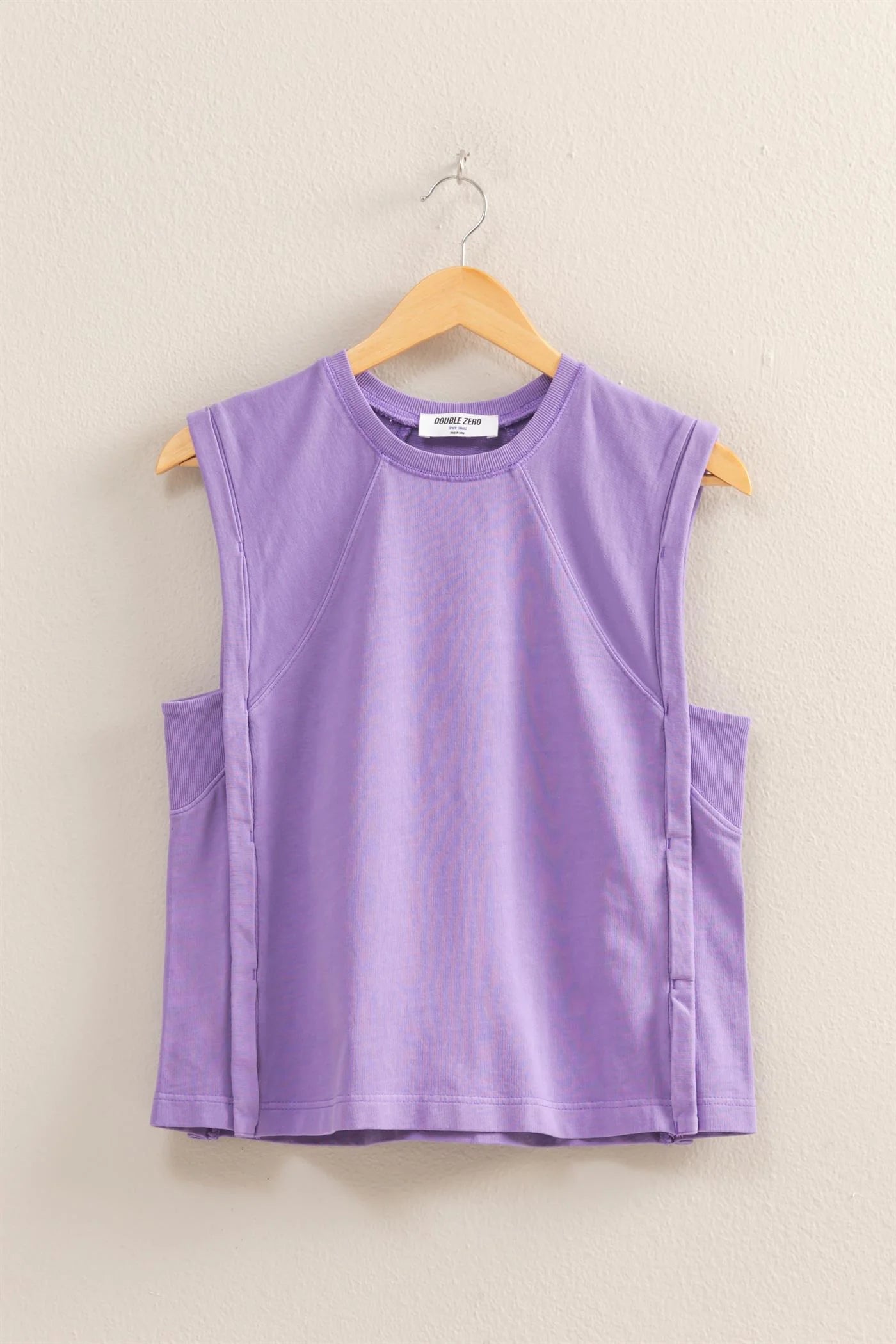 SLEEVELESS BOXY TOP