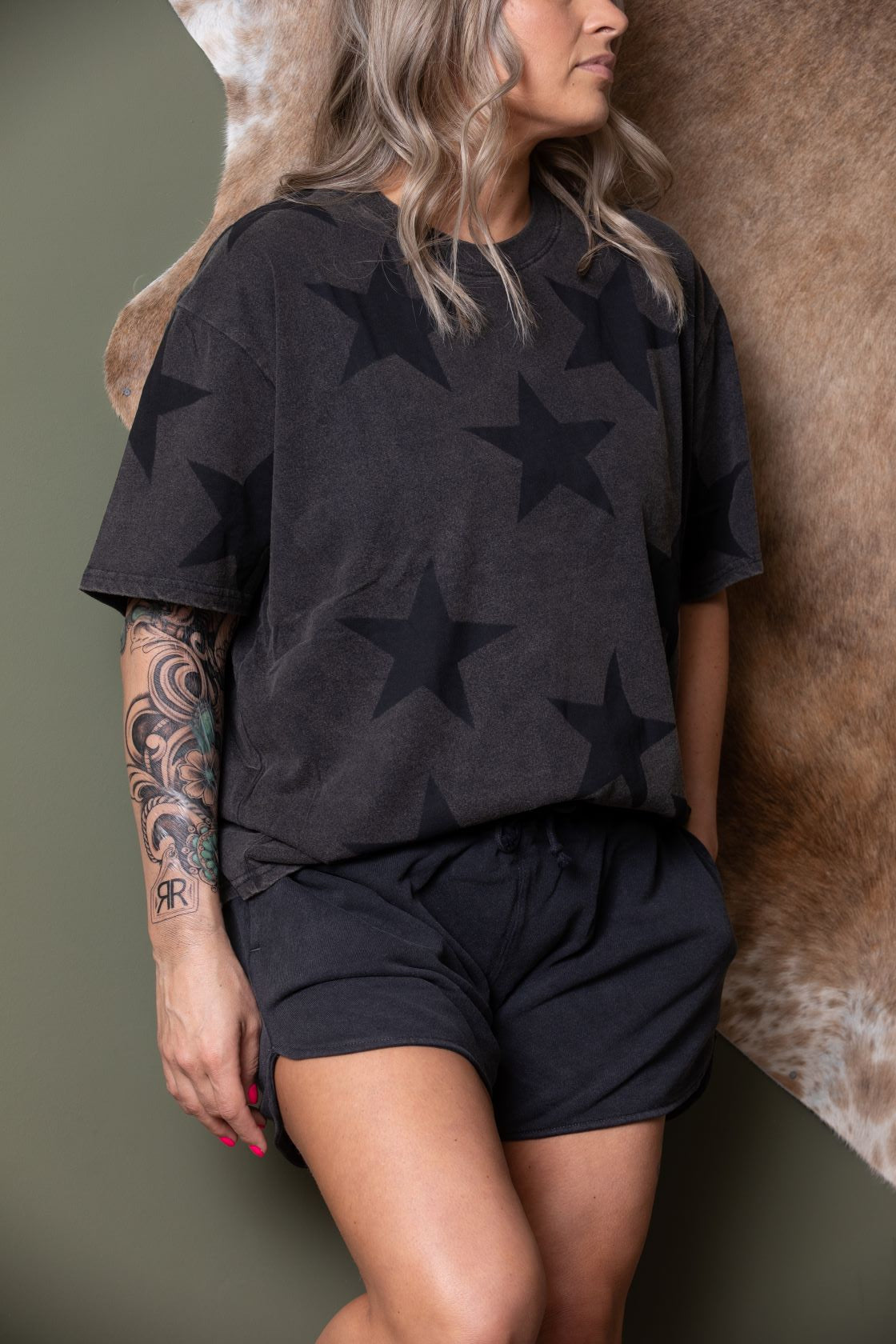 WASHED STAR PATTERN SHORT SLEEVE TOP